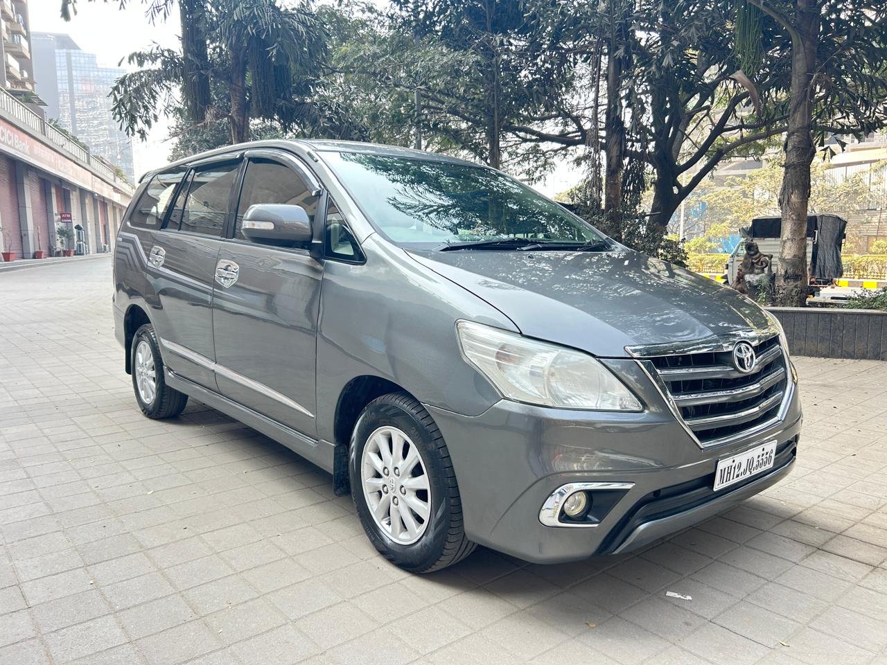 Innova 2.5 V